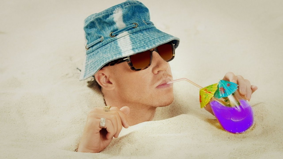 Macklemore, How to Play the Flute music video